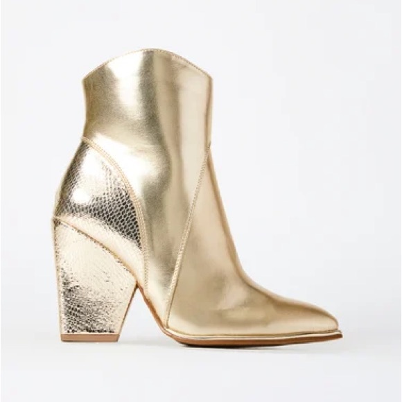 🆕 Champagne Gold Western Booties in Blazing Metallic - Picture 3 of 10